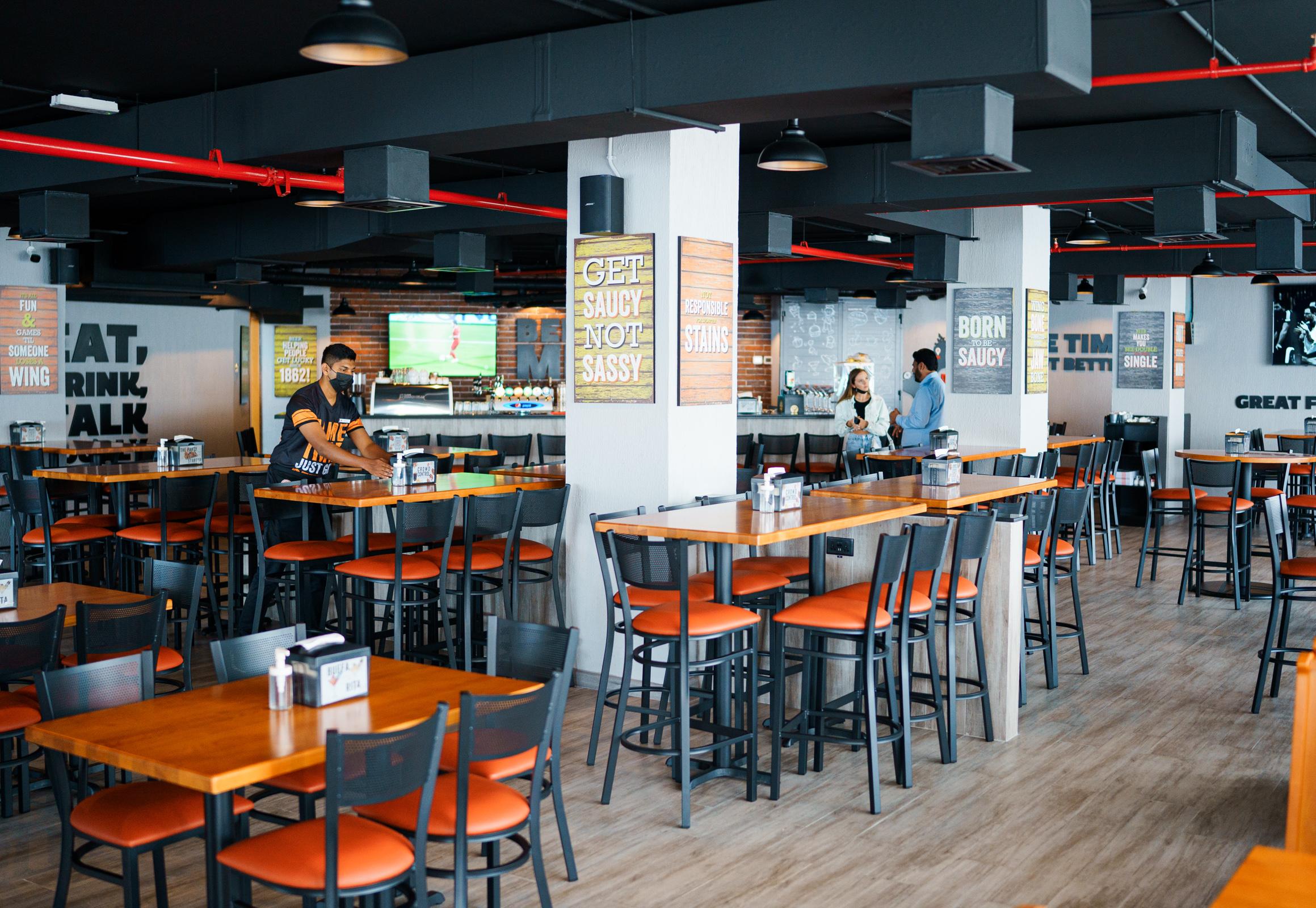 Buffalo Wings & Rings JLT